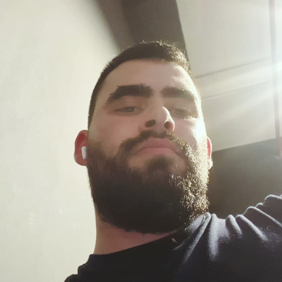 Profil de Santi